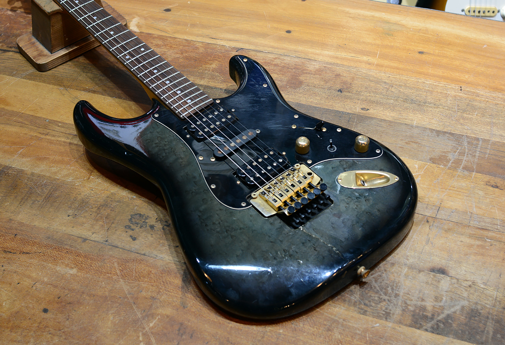 クーポンu46748 Fender Japan [STR-FR Stratocaster] 中古 エレキギター 動作ok フェンダー
